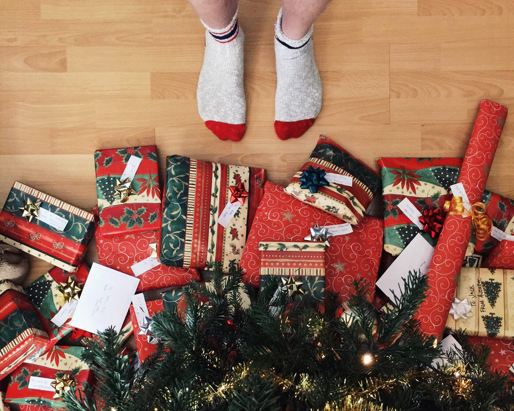 5 Stress-Free Ways to Stick to a Budget this Holiday Season